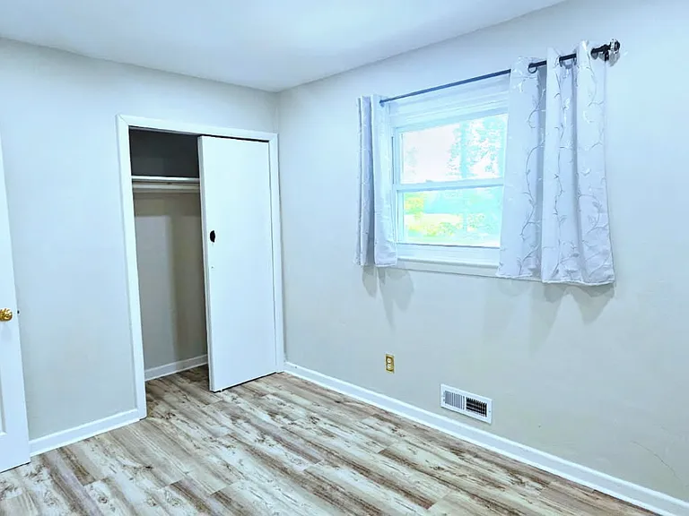 3520 Gamage Dr — Photo 10