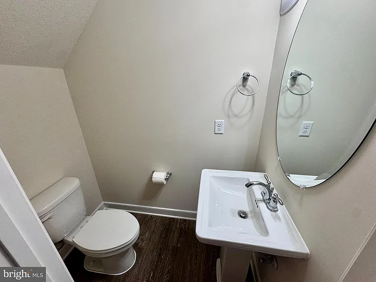 1008 Wicklow Dr — Photo 5
