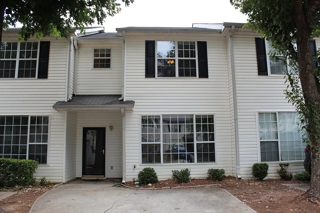 2459 Brianna Dr photo 1