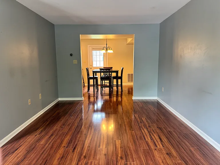 1282 Hunters Ridge Dr — Photo 5