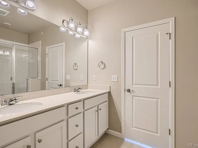 1849 S Poplar Ct — Photo 12