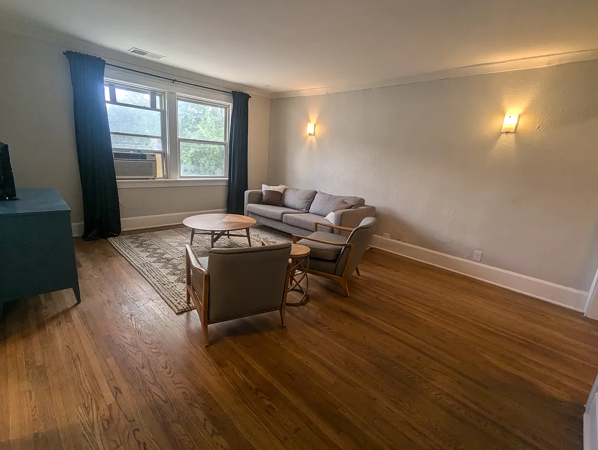 Building Photo - 2720 W Sylvania Ave #4