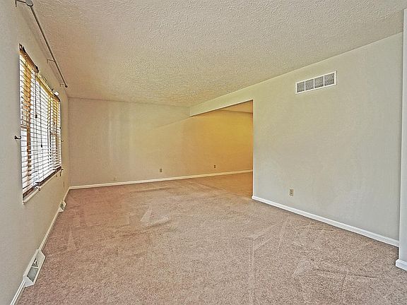 4th image of 1731 Pheasant Hills Dr