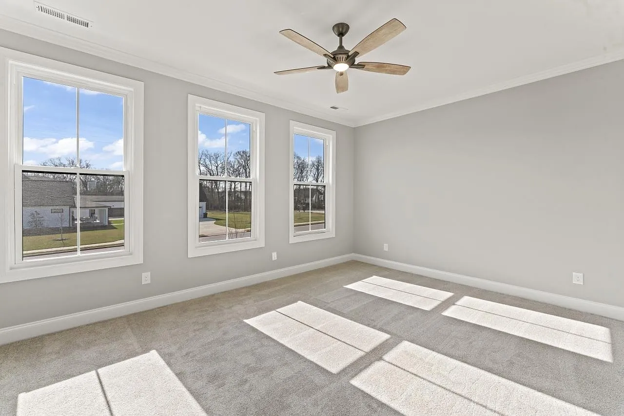 3 bed, 2.5 bath, 1684 sqft, $2,200 — Photo 4