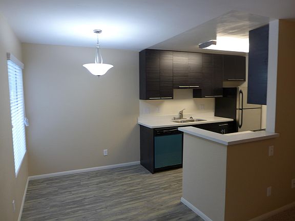 2nd image of 4085 Illinois St #10