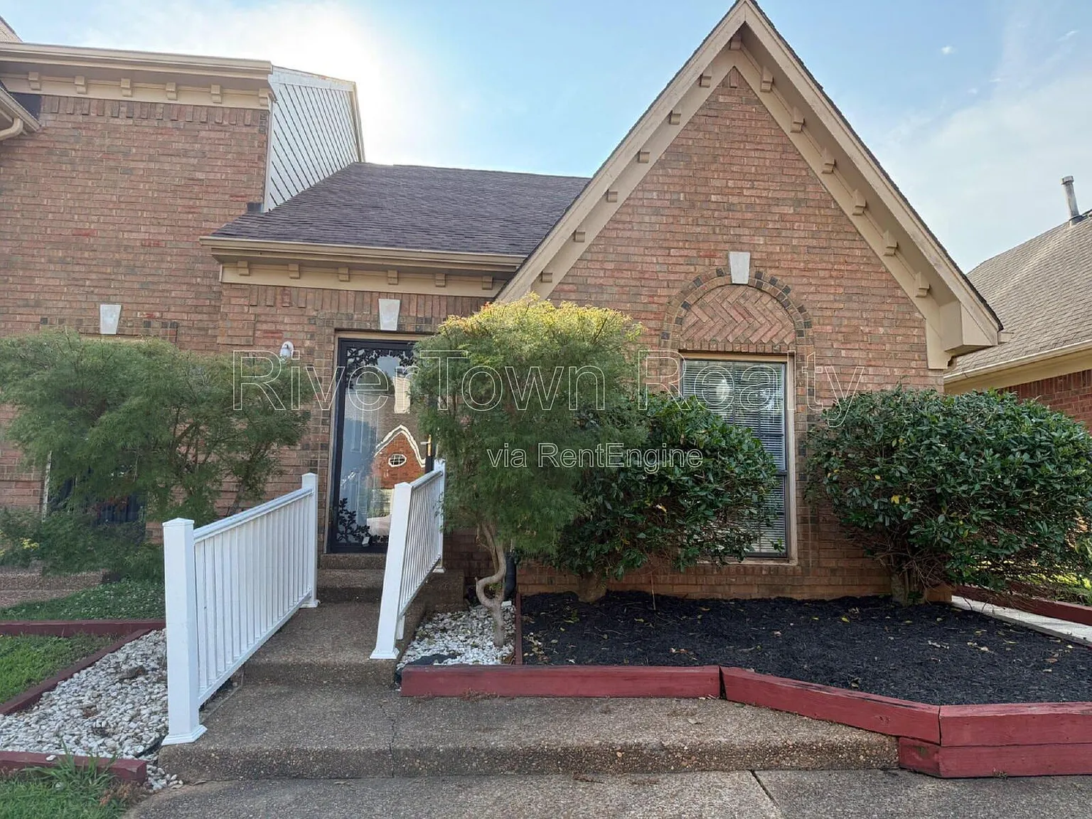 2 bed, 2.0 bath, 1556 sqft, $1,450 — Photo 1