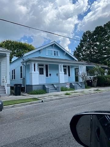 1st image of 442 Belleville St