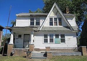 1st image of 326 Eastlawn St #1
