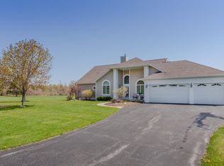 5115 S Shoreview Cir, Suttons Bay, MI 49682