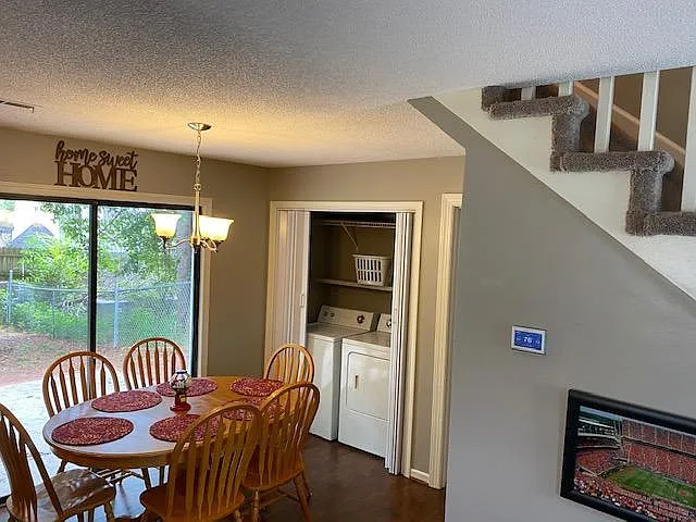 103 Wyeth Ln — Photo 6