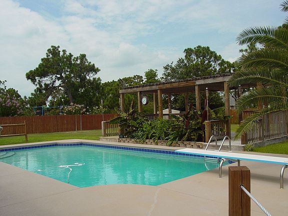 Your own Backyard RETREAT