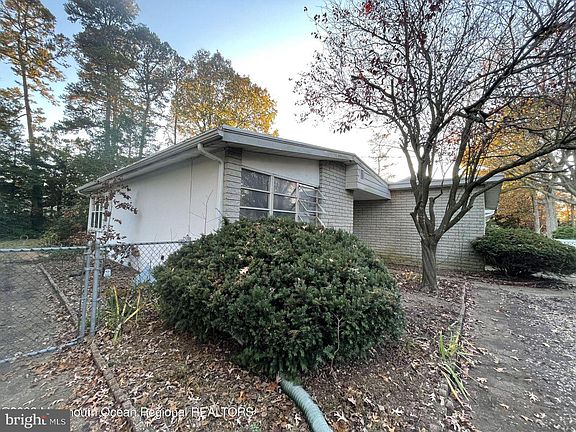 5th image of 609 Monticello Dr