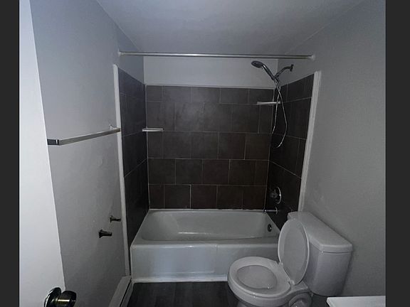 5th image of 8426 Tidewater Dr #20