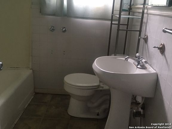 3rd image of 303 E Gerald Ave