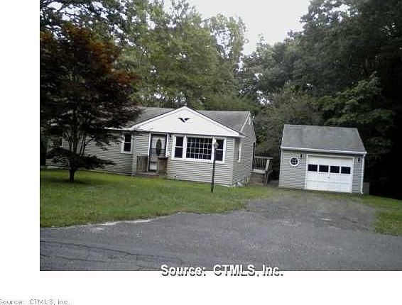 2nd image of 5 Deer Run Rd