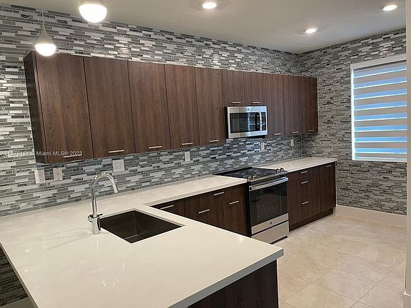 4th image of 8386 Central Park Blvd