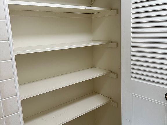 5th image of 216 Hartley Rd APT 1