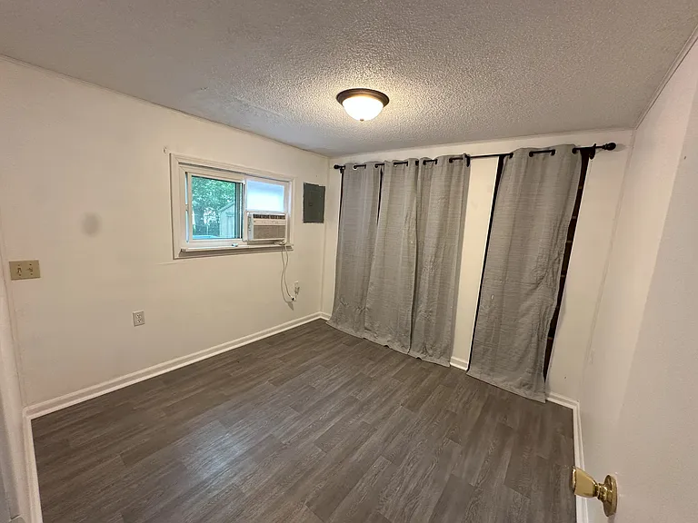 214 W Church St — Photo 19