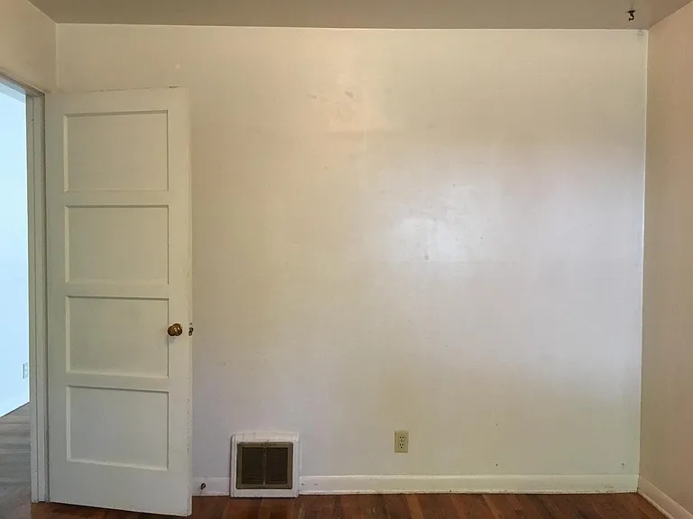 408 Smith St — Photo 11