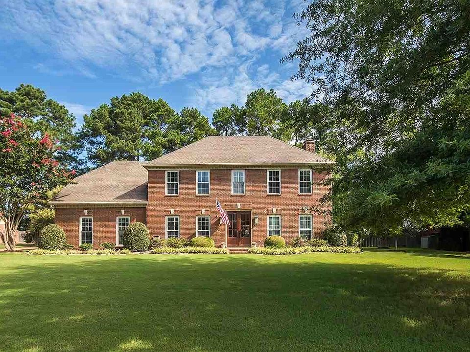 1st image of 1184 Autumn Lake Dr