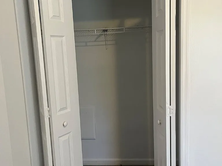 215 Derek Ct — Photo 14