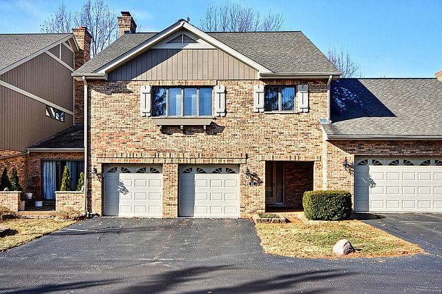 1st image of 44 Castle Rock Ln