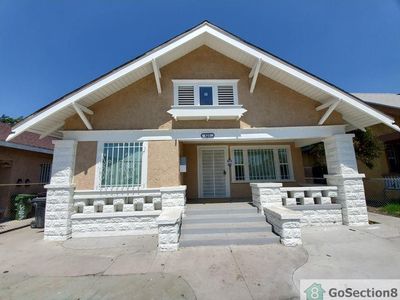 833 W 54th St, Los Angeles, CA, 90037