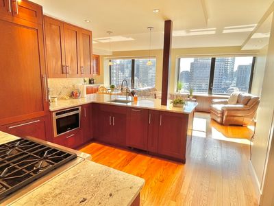 65 E India Row APT 27H, Boston, MA, 02110