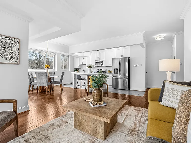 4000 Tunlaw Rd NW #121 — Photo 4