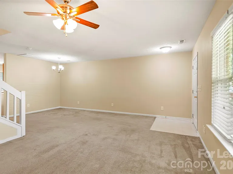 148 Mangum Cir — Photo 7