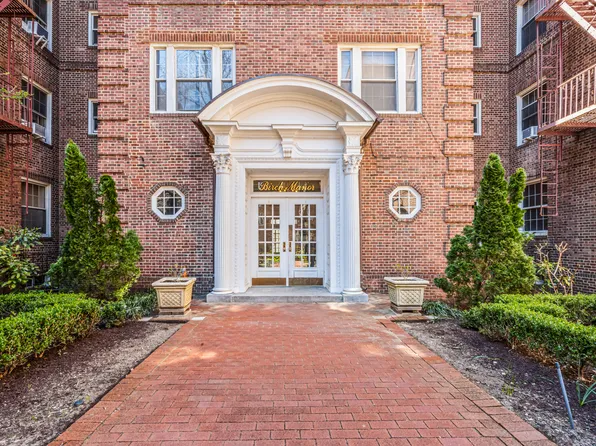 117-01 Park Lane South image 1 of 24