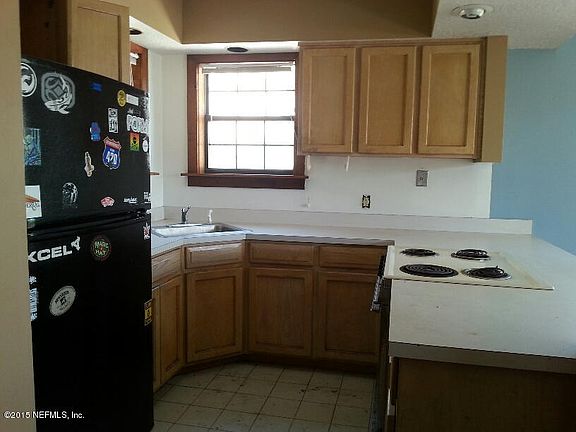 5th image of 121-123 8TH Avenue N