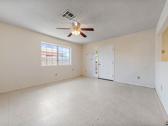 5th image of 650 E Orchid St