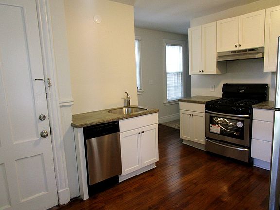 2nd image of 353-355 Alexander St #355-1