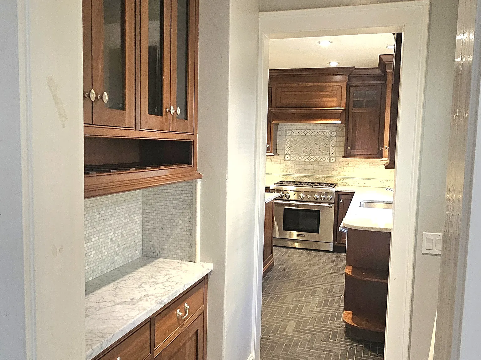 4 bed, 2.5 bath, 3010 sqft, $4,800 — Photo 3