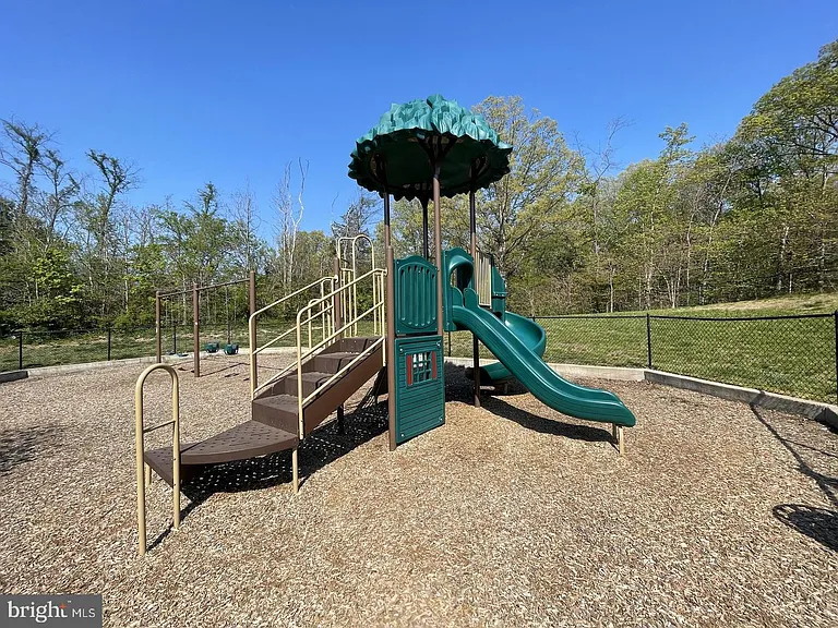 706 Bunker Ln — Photo 26