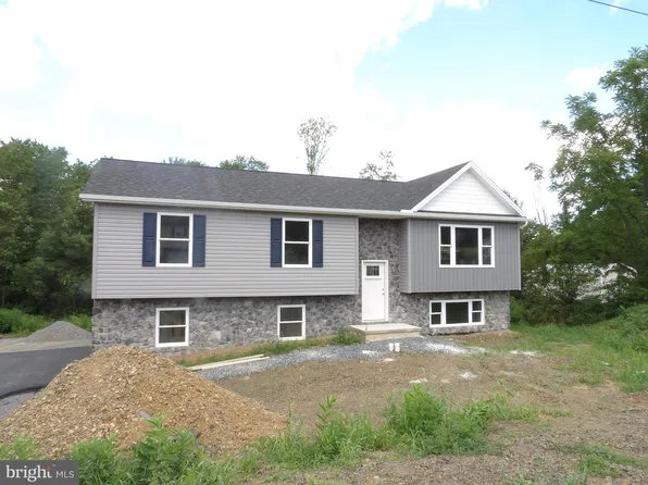 31 Long Stretch Rd, Pine Grove, PA 17963