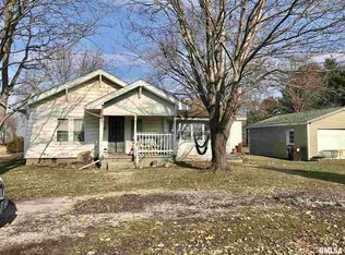 904 N 9th St, Cuba, IL 61427