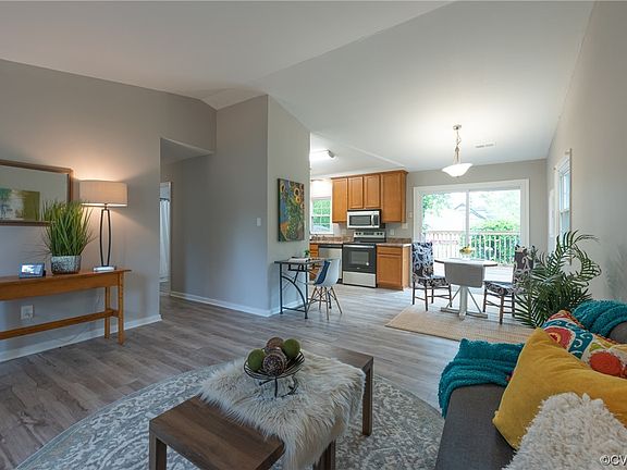 4th image of 3206 Pemberton Ave