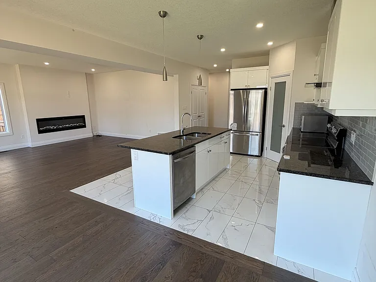 2910 Biddulph St #UPPER — Photo 9