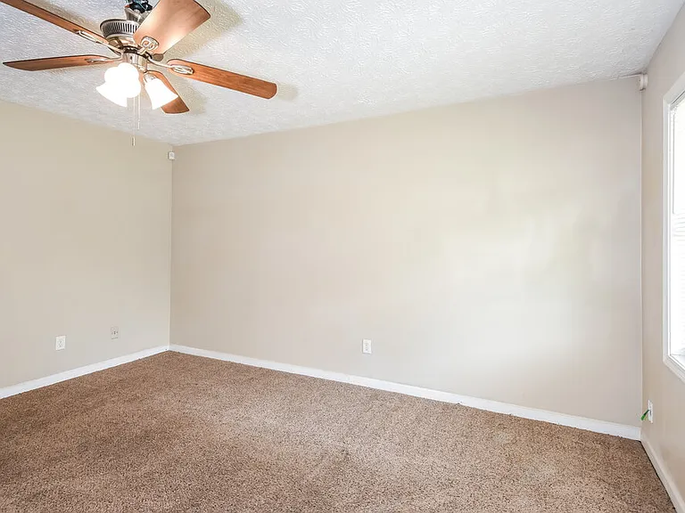 169 Kimberly Way — Photo 7