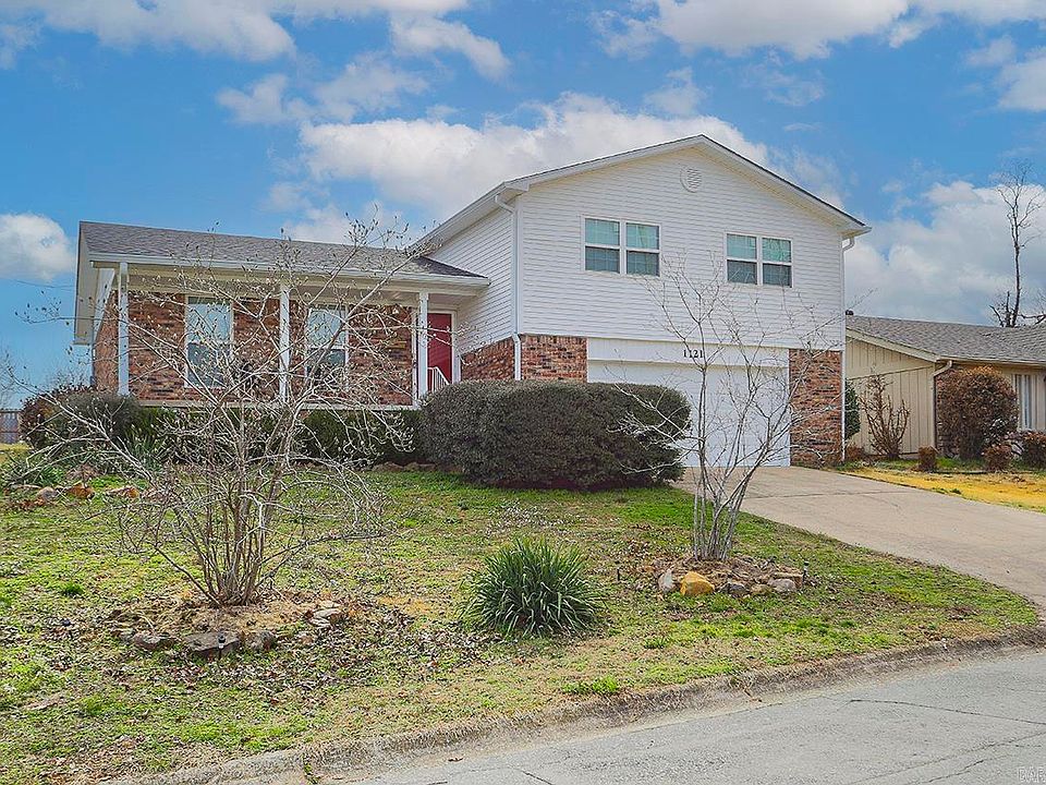 1st image of 1121 Briar Creek Rd