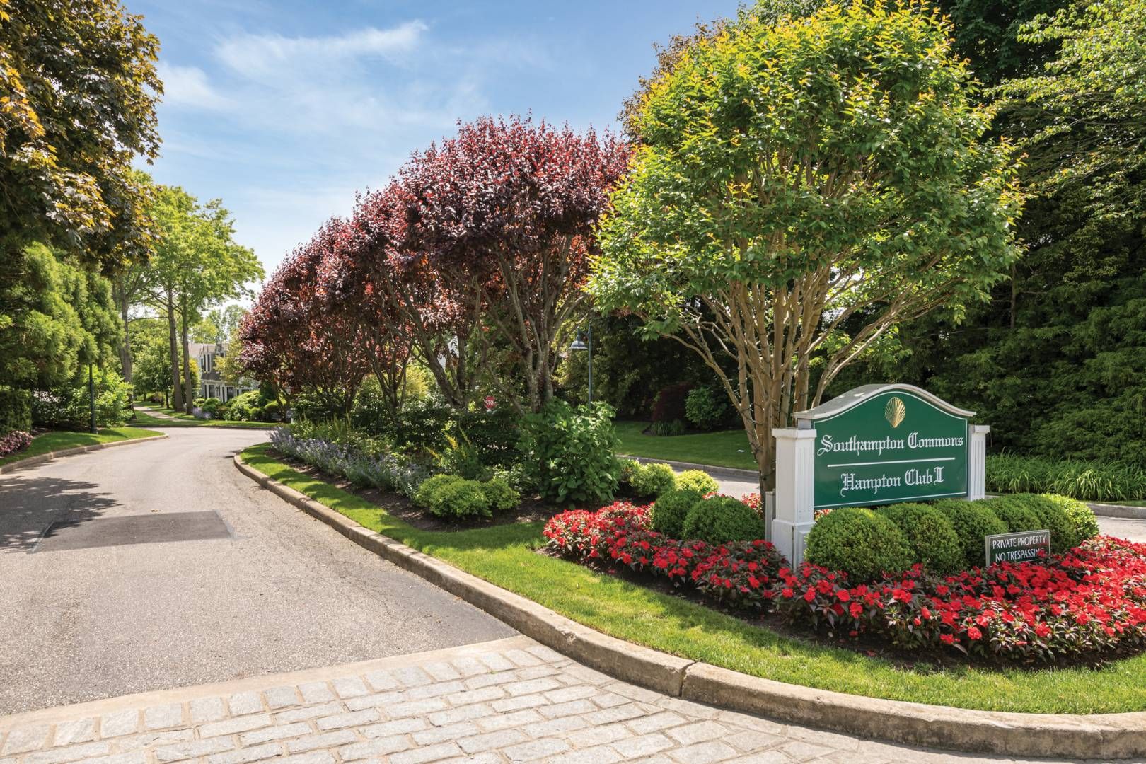 50 Hubbard Ln Unit 33 in Southampton Out East