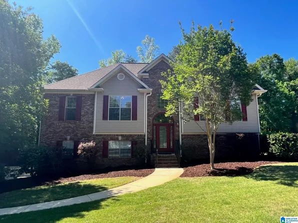 130 Chinaberry Ln, Maylene, AL 35114
