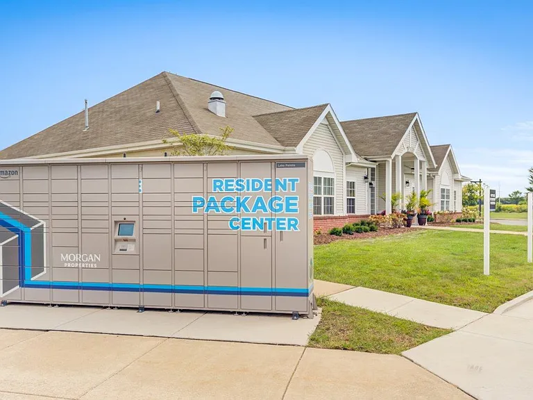 Lake Pointe Apartment Homes — Photo 18