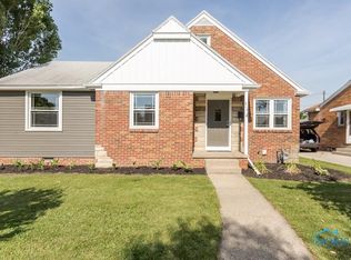 215 Jennings Rd, Rossford, OH 43460