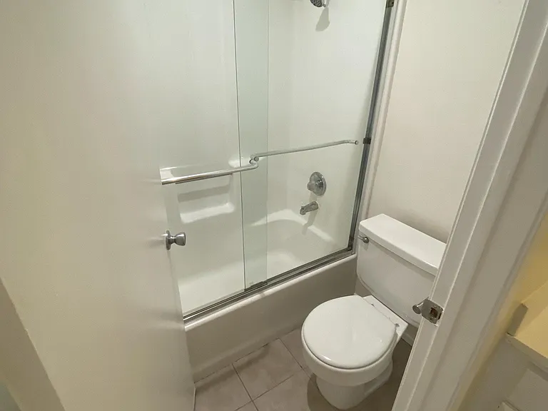 1396 Redondo Ave #106 — Photo 9