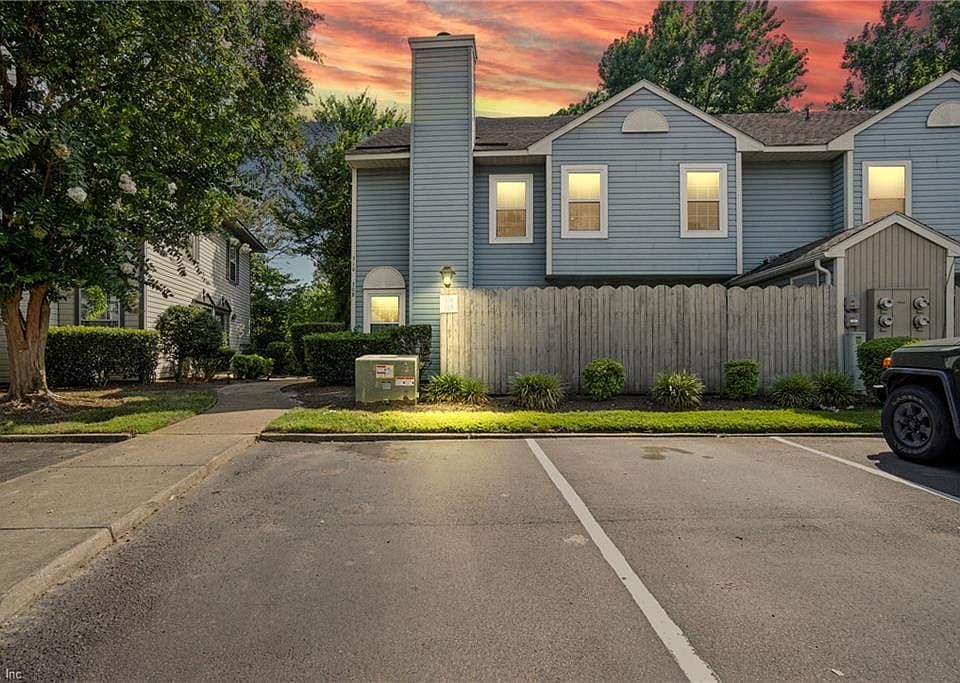 1st image of 308 Ferdinand Cir