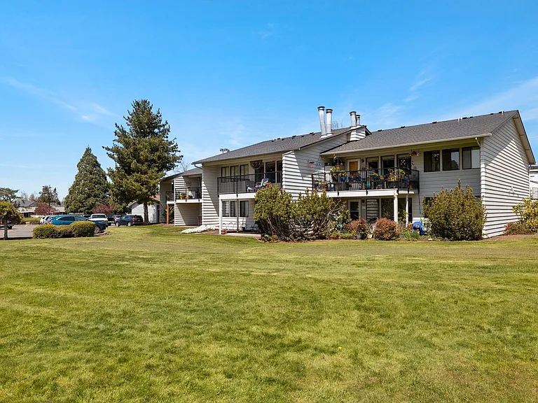 Meadowlawn Apartments - 55+ Community — Photo 28