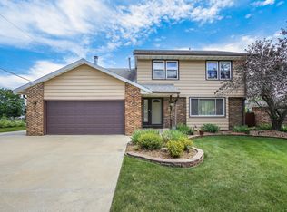 1467 32nd Ave, Kenosha, WI 53144